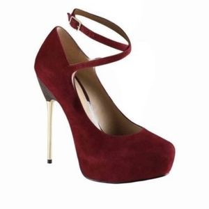 Maroon Aldo suede stilettos in 7 in EUC